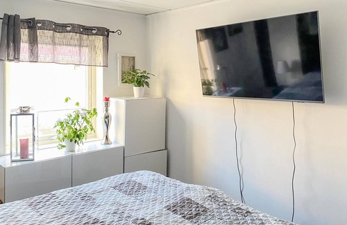 Vibble Apartment | Spend a varied vacation in this inviting and beachfront vacation apartment.