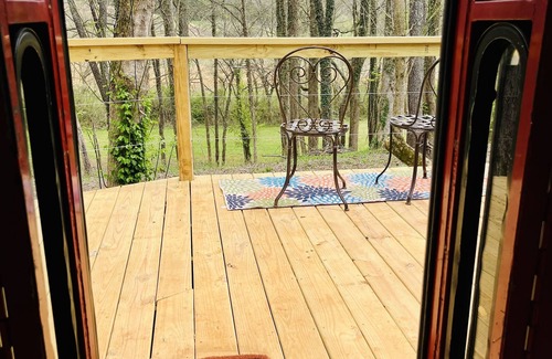 Doyle House | Spend an evening w Trolley Parton! #LOVE #TNStateParks #OutdoorMovieNights#Rest