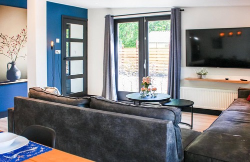 Zeeland House | Spend an unforgettable vacation with friends and family in this beautiful vacation home.