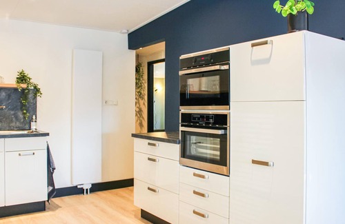 Zeeland House | Spend an unforgettable vacation with friends and family in this beautiful vacation home.