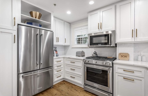 Gulf District Condo | Spend Fall at the Gulf! Beachside #21! Gulf Front! Closest to Beach Access! Wate