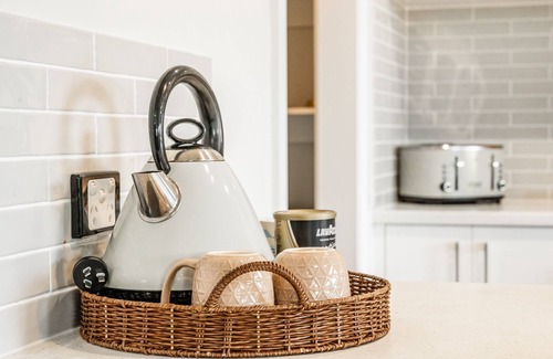 Victor Harbor House | Spend Lazy Days at Lake Dayz