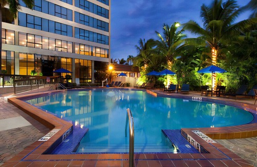 Hialeah House | Spend Some Time in Luxury! Near Fort Lauderdale