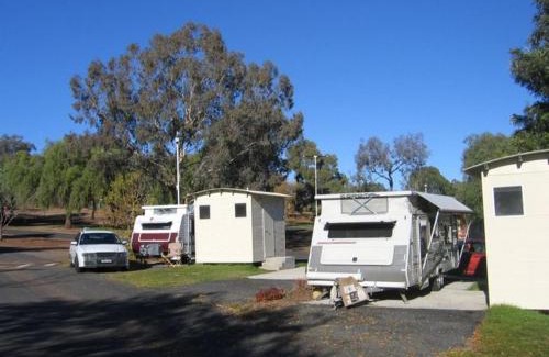 Parkes Resort | Spicer Caravan Park