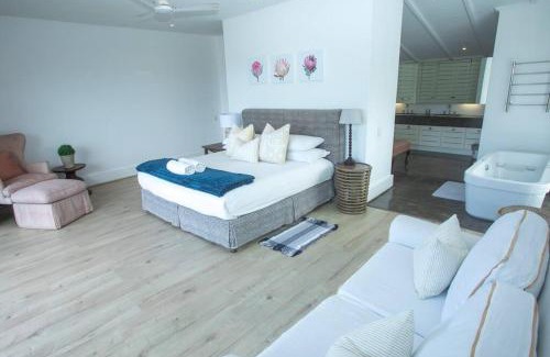 Umtentweni Villa | Splash Rock Beachfront Villa