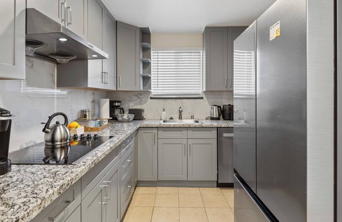 Menlo Park House | Splendid Bungalow w Game Room near Stanford Meta IKEA in Menlo Park