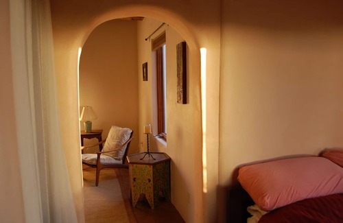 Santa Fe House | Splendid Sunny Guest Suite, Private Bath, Country Setting. Romantic getaway !