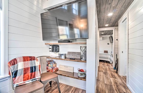 Morganton House | Splendid Tiny Home with Fire Pit ~ 2 Mi to Lake!