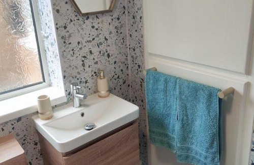 Skegby House | Split Level Bungalow - Sleeps4 - Close to walks