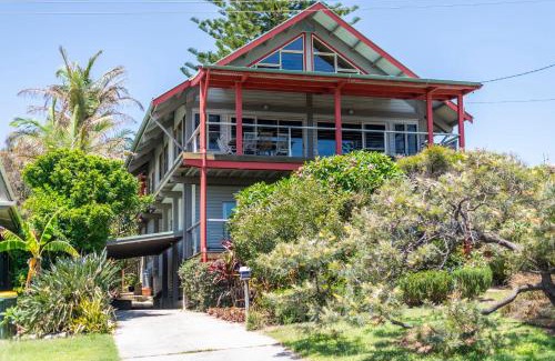 Angourie House | Spook's Point - oceanstays