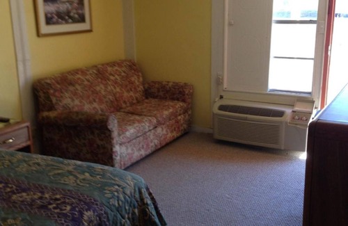 Antlers Hotel | Sportsman Inn and Suites