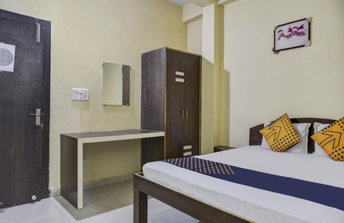 Bhopal Hotel | SPOT ON 81118 Aditya Shri Garden