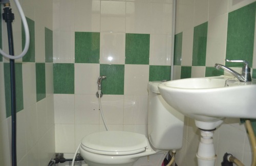 Bayan Lepas Hotel | SPOT ON 89821 Batu Maung Sempoi Inn And Cafe