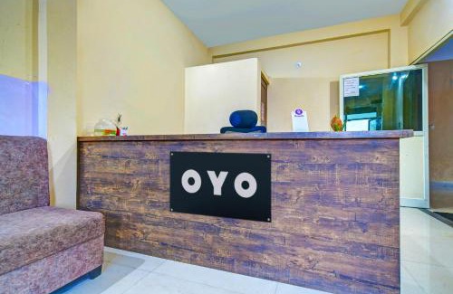 Sanwer Hotel | SPOT ON Hotel Park Bench palace