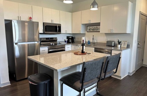 Tuttle West Apartment | Spotless Remote Work Flat | Pool + Fast WiFi