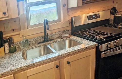 Pickens Cabin | Spotted Deer Cabin- Mountain Views- Outdoor Tub