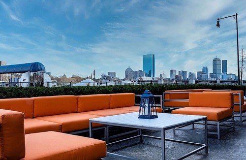 East Cambridge Hotel | Sprawl out in a Spacious Suite! Near Boston Children's Museum!