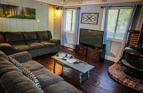Pine Mountain Ski Chalet | Spread out and relax in this spacious wooded view chalet close to FDR State Park