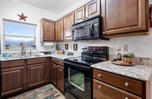 Pigeon Forge Condo | Spring and Summer Dates Available - Discounted Rates - Cedar Lodge