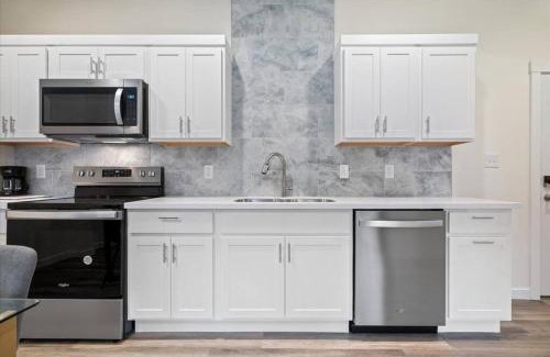 Evansville Apartment | Spring at The Golden Goose including King Bed, Parking, Security and Laundry