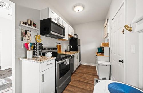 Hot Springs House | Spring Bungalow - A cozy getaway in downtown Hot Springs!