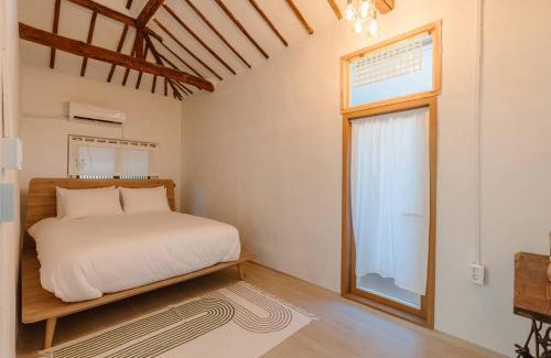 Jeonju Villa | Spring Day