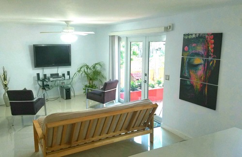 Overtown House | SPRING GARDEN OASIS ~ Just 5 minutes away from everything in Miami ~