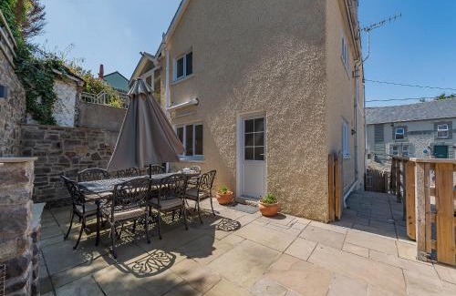 New Quay House | Spring Gardens