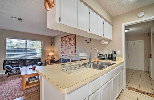 Spring Hill Cottage | Spring Hill Vacation Rental w/Central A/c!