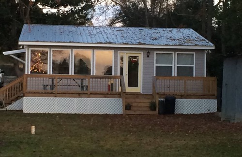 Warwick Cottage | Spring is in the air for fishing and fun!