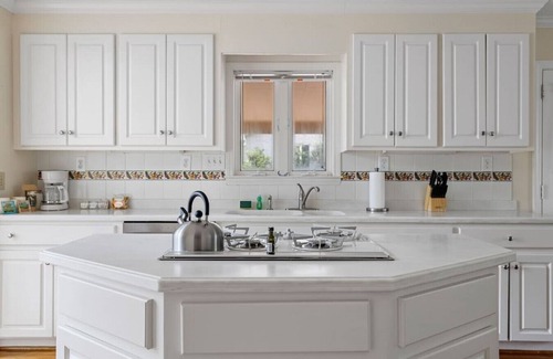 Forest Acres House | Spring Lake Overlook | Mins to Fort Jackson