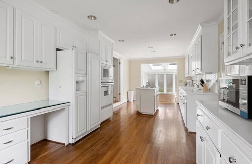 Forest Acres House | Spring Lake Overlook | Mins to Fort Jackson