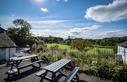 Windermere Cabin | Spring Wood Woodland pod - a holiday Pod that sleeps 2 with an en-suite