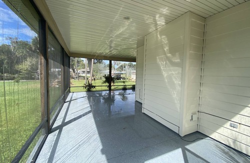 Fort McCoy House | Springfed Canal on Lake George/Large 4 Bedroom house on water/Boat Ramp/Hot Tub