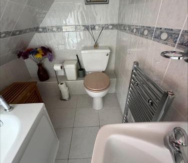 Newport Ski Chalet | Springfield oaks cottage