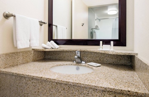 Bakersfield Hotel | SpringHill Suites by Marriott Bakersfield