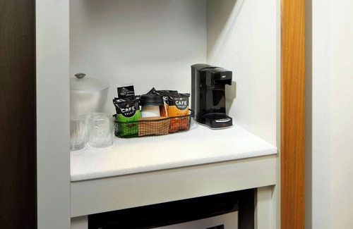 Pittsburgh Hotel | SpringHill Suites by Marriott Pittsburgh Bakery Square