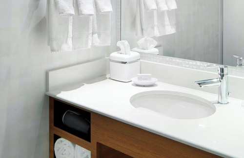 Pittsburgh Hotel | SpringHill Suites by Marriott Pittsburgh Bakery Square