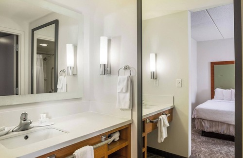 Hampton Hotel | Springhill Suites by Marriott Hampton Coliseum