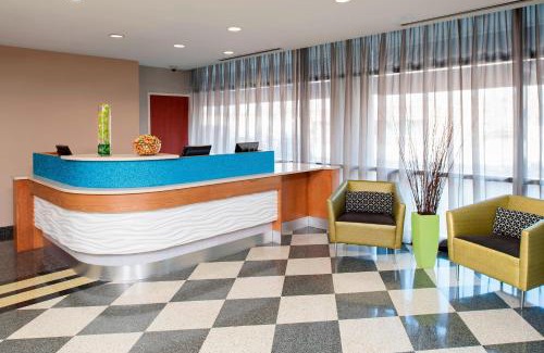 Norwood Park Hotel | SpringHill Suites by Marriott Chicago O'Hare