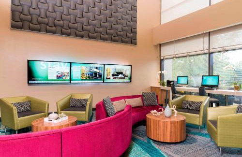 Norwood Park Hotel | SpringHill Suites by Marriott Chicago O'Hare