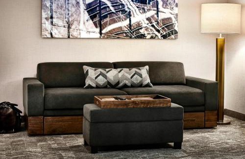 Chesterfield Hotel | SpringHill Suites by Marriott Chesterfield