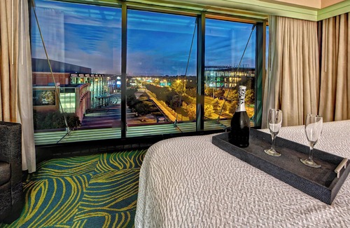Norfolk Hotel | SpringHill Suites Marriott Norfolk Old Dominion University