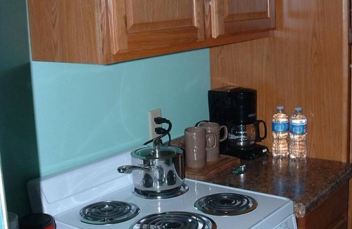 Mansfield Hotel | Spruce Hill Inn and Cottages