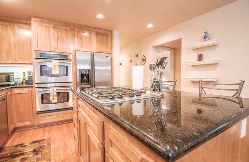 Dorrington Cabin | Squirrel's Nest-Stunning Chalet w/Summer Pool Access!