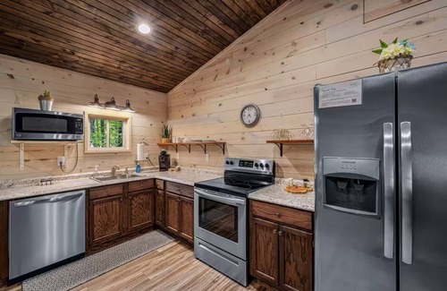 Fort Payne Cabin | Squirrel's Nest