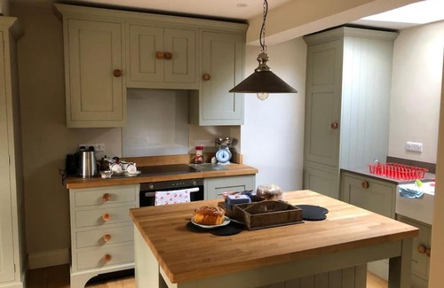 Ampleforth House | St Anthony’s, bright perkily decorated 3 bedroom house