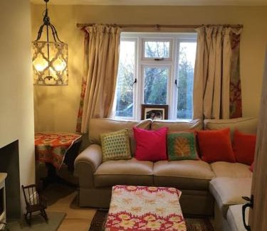 Ampleforth House | St Anthony’s, bright perkily decorated 3 bedroom house