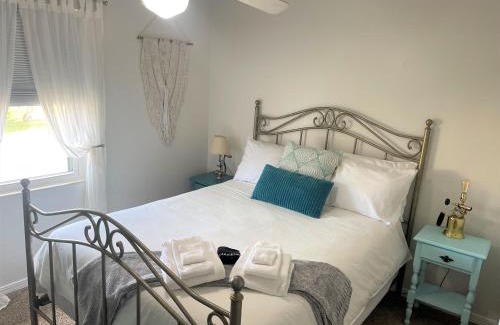 St. Augustine Beach Apartment | St Augustine Beach Condo 3/5 Min Walk Beach/Cafes