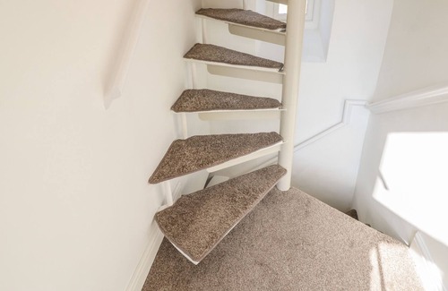 Egton Cottage | ST. HEDDAS COTTAGE, pet friendly, with open fire in Grosmont